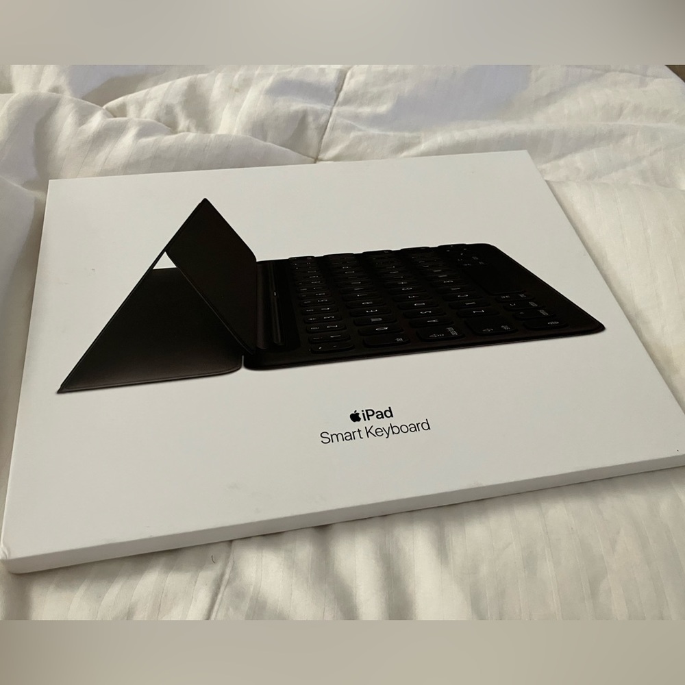 Apple iPad Smart Keyboard New